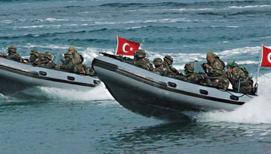 Βύθιση ελληνικού πλοίου και τανάλια σε ελληνικό νησί: Οι Τούρκοι ετοιμάζονται για νυκτερινή αεραποβατική και αμφίβια ενέργεια